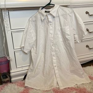 Men’s shirt sleeve white button up shirt